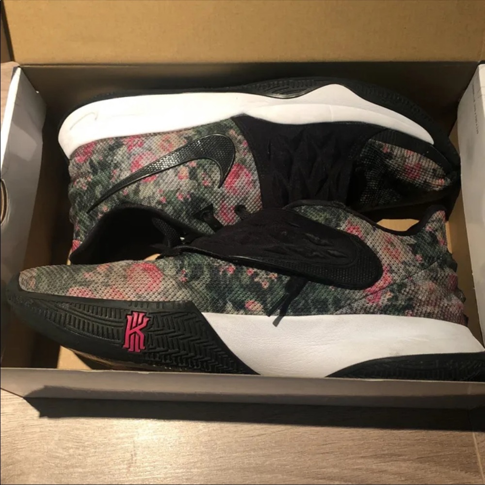 Nike Kyrie low 1 floral basketball